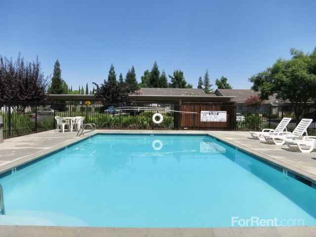 Oaks at Woodcreek, The - Photo 2 of 14