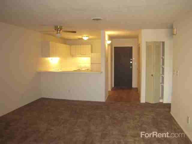 Village Green of Lincoln Park - Photo 3 of 47