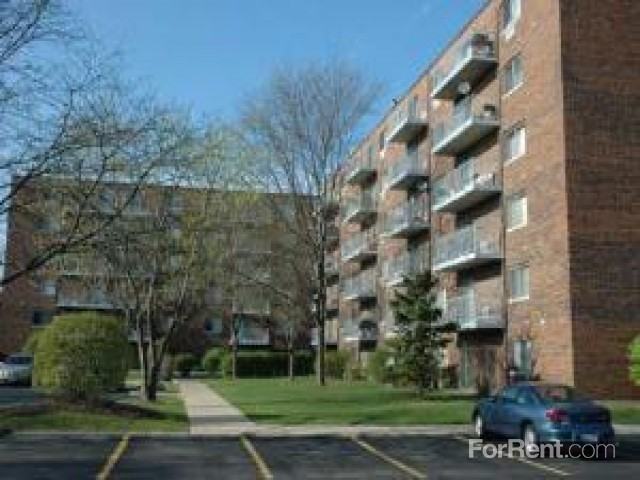 Pine Hill Condominiums - Photo 2 of 36