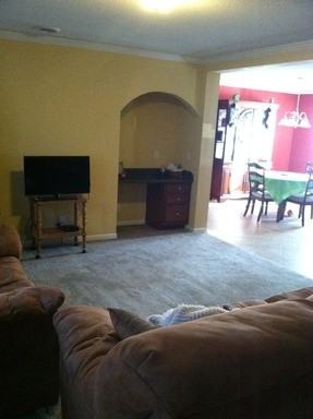 302 E Alexander St - Photo 2 of 3