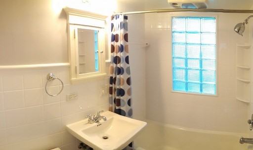14409 Broxton Ave - Photo 3 of 12