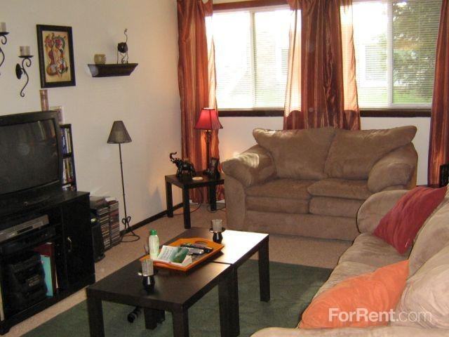 Pinehurst Apartments & Linden Street Apartments - Photo 2 of 18