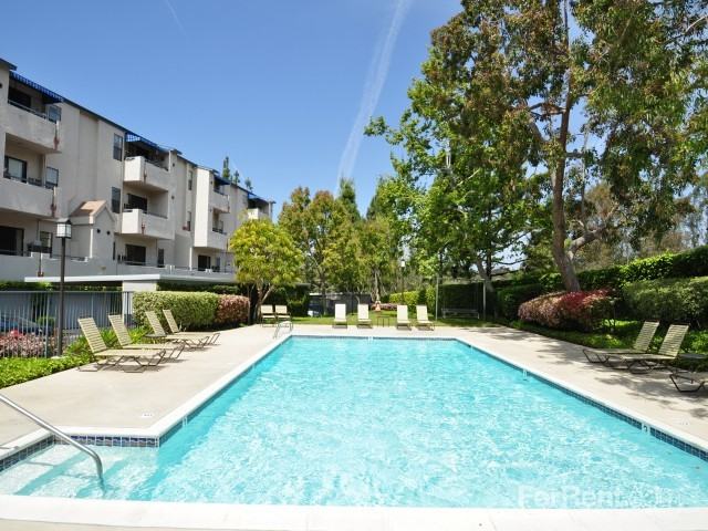 La Jolla Park West - Photo 3 of 23