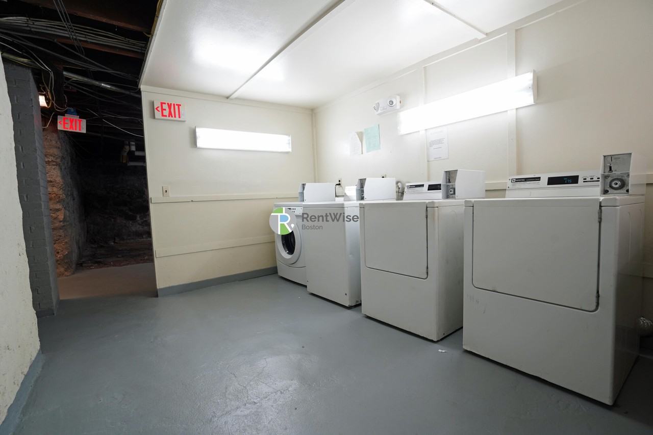 23 Maple St #6 - Photo 4 of 5