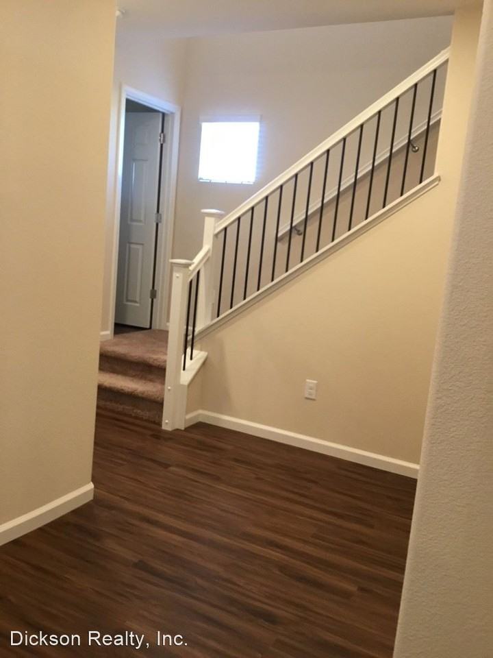 2950 Cityview Ter - Photo 3 of 24