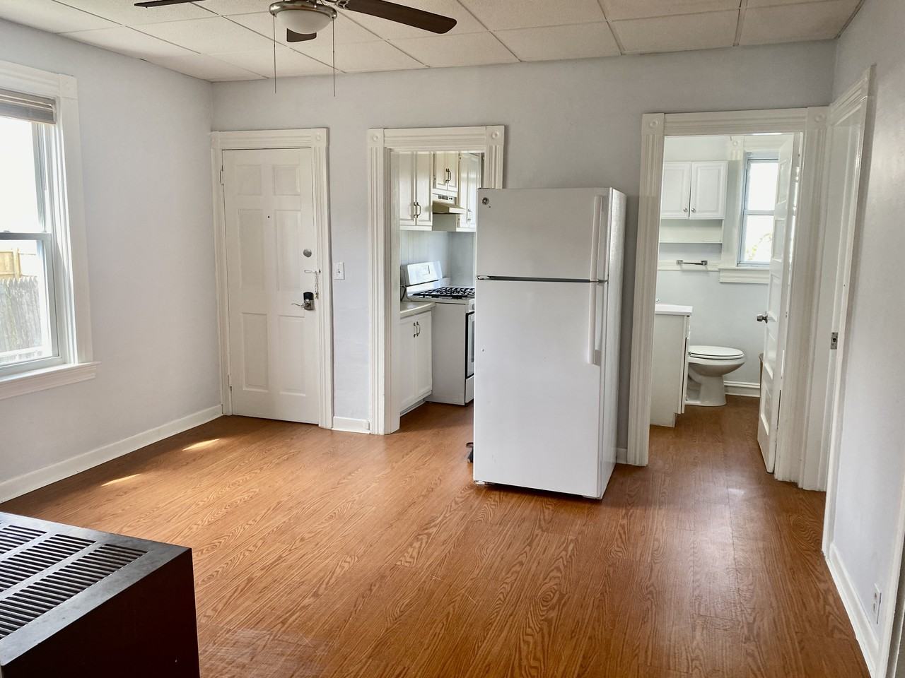 33 16th St - Photo 2 of 8
