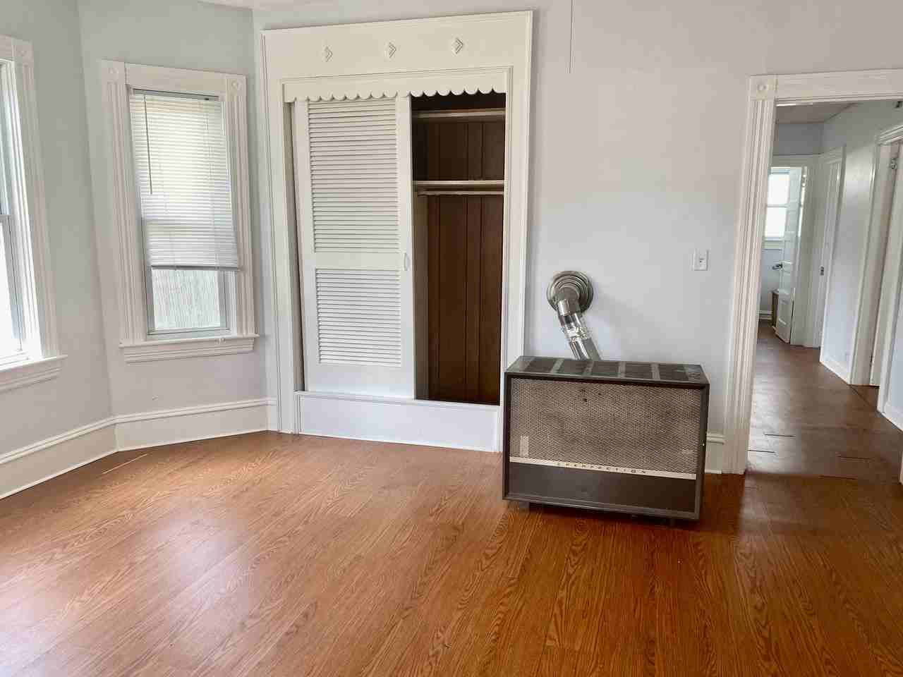 33 16th St - Photo 3 of 8