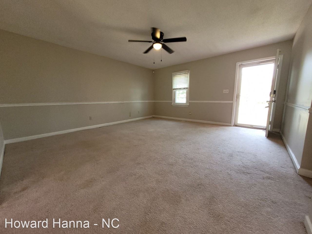 1307 Stacie Dr - Photo 3 of 19