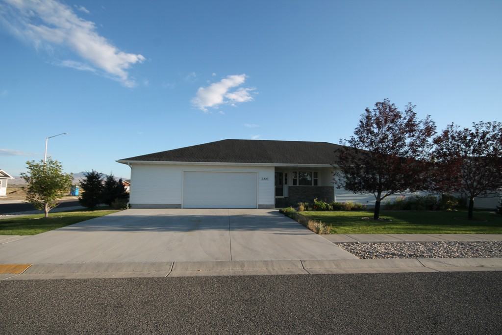 3301 Sandbak Ave - Photo 2 of 20