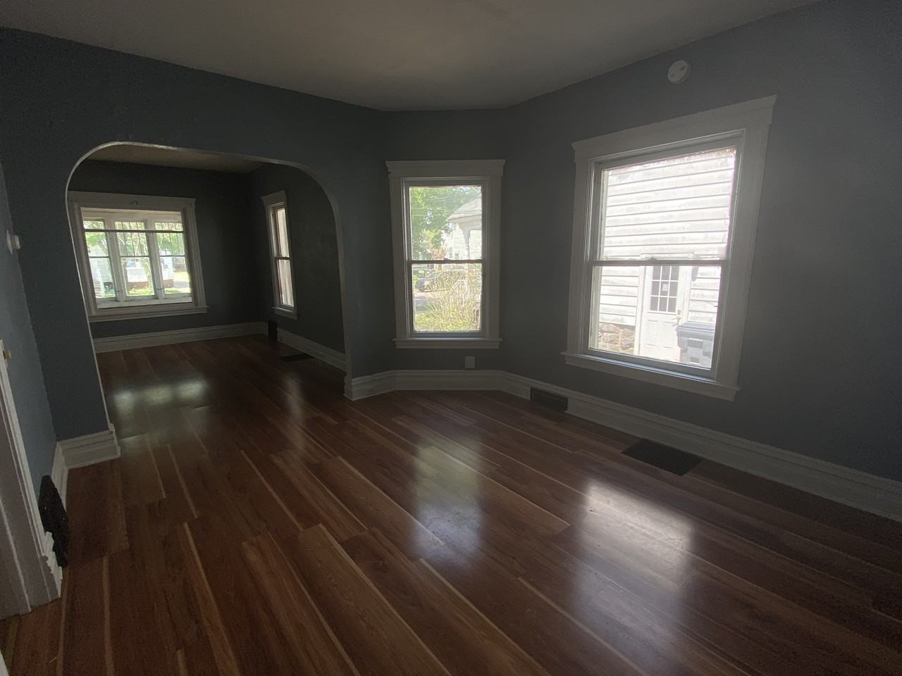 417 Locust St - Photo 3 of 18