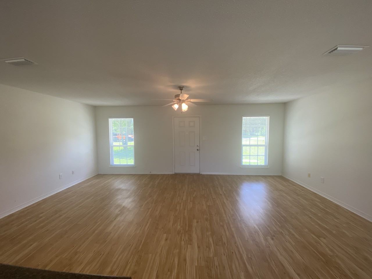 20756 Lacey Rd - Photo 3 of 9