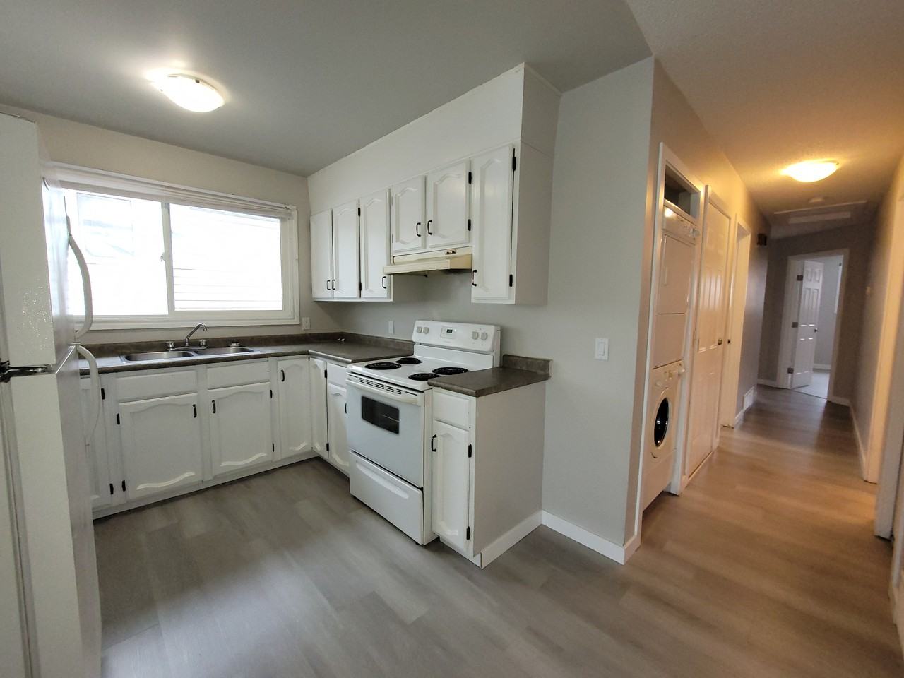 12239 83 St Nw - Photo 2 of 33
