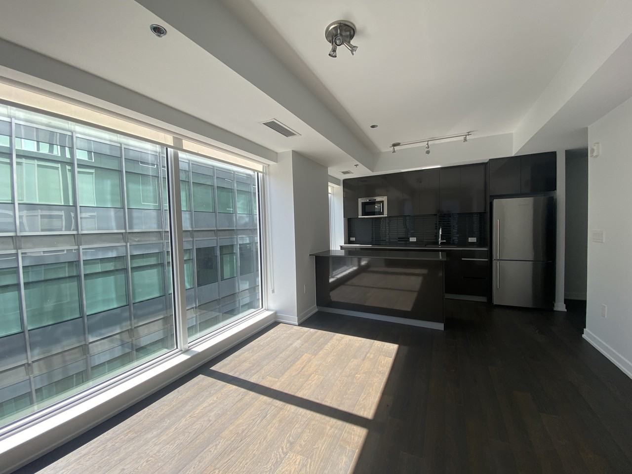 199G Slater St #909 - Photo 2 of 24