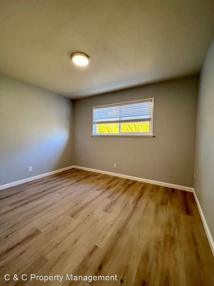 1720 48th Ave - Photo 2 of 16