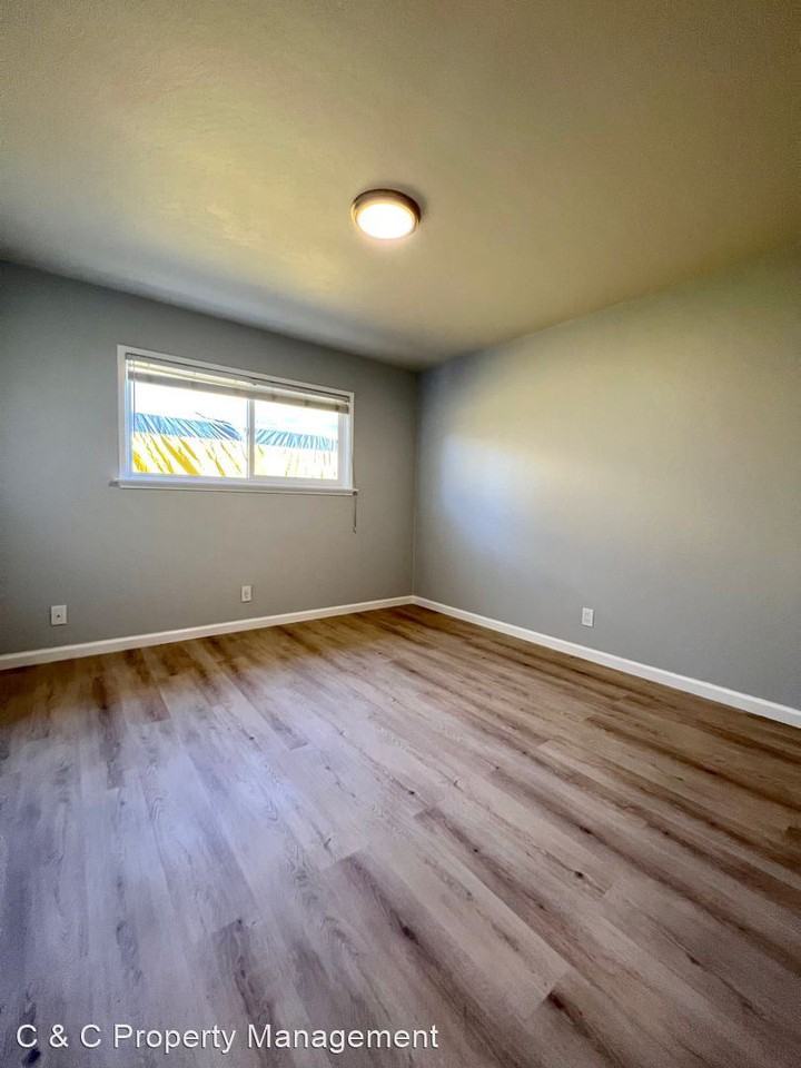 1720 48th Ave - Photo 3 of 16