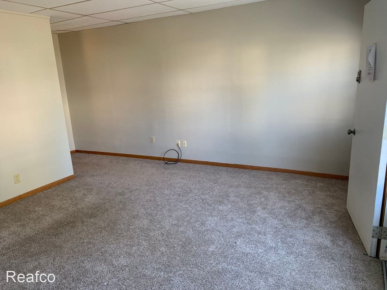 406 S Hague Ave - Photo 2 of 9