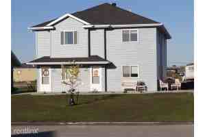 Agassiz Circle Duplexes - Photo 2 of 9