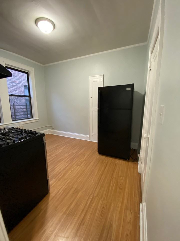 181 Madison St Apt C5 #C5 - Photo 2 of 7