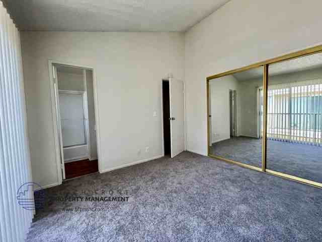 4609 W. 159th St. - Photo 5 of 18