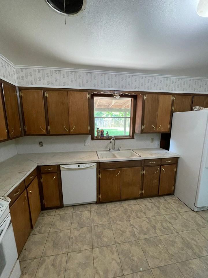 6350 Arrowhead Drive - Photo 3 of 5