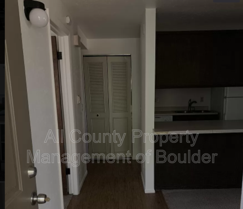 3257 Stanford Ave - Photo 5 of 10