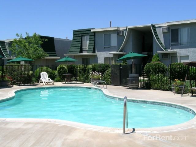 Cambridge Gardens - Photo 2 of 8