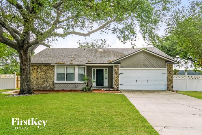 1746 Tiffany Pines Cir W - Photo 2 of 15
