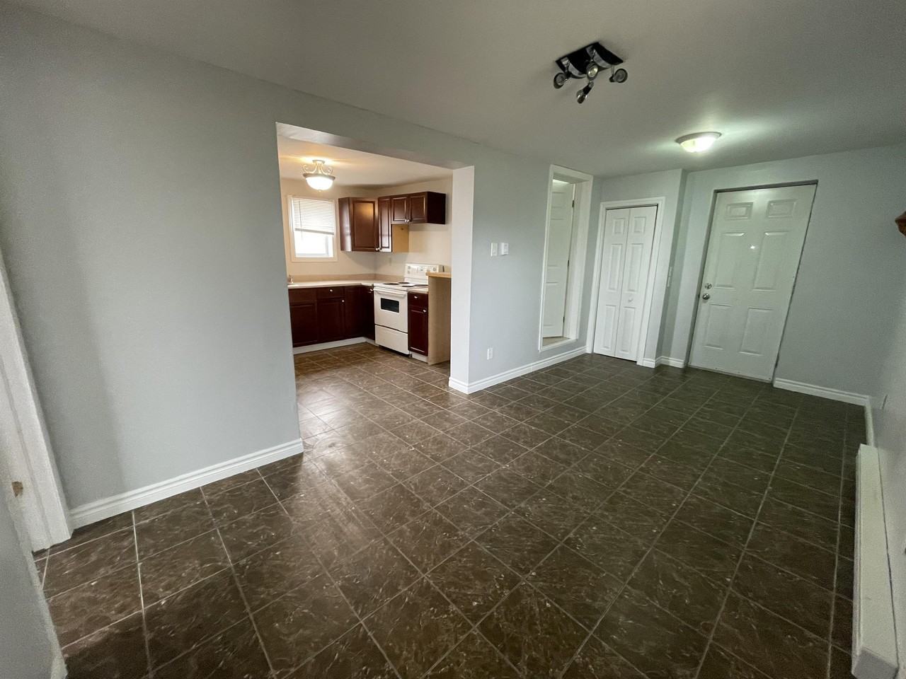 412 Prince St #412-1 - Photo 4 of 12