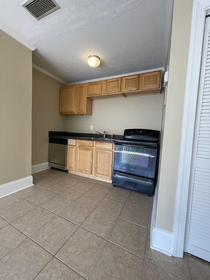 2241 W Pensacola StUnit 87 #87 - Photo 6 of 14