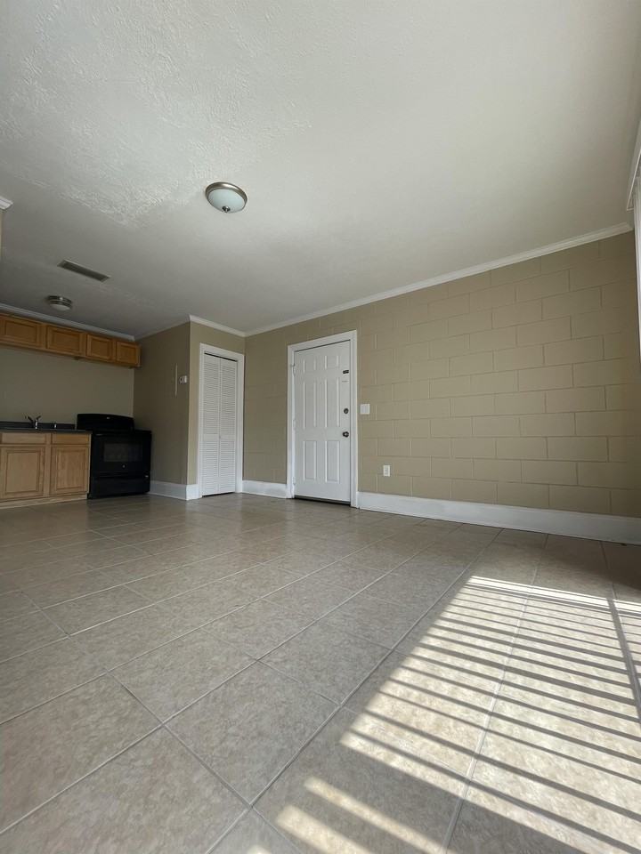 2241 W Pensacola StUnit 87 #87 - Photo 3 of 14