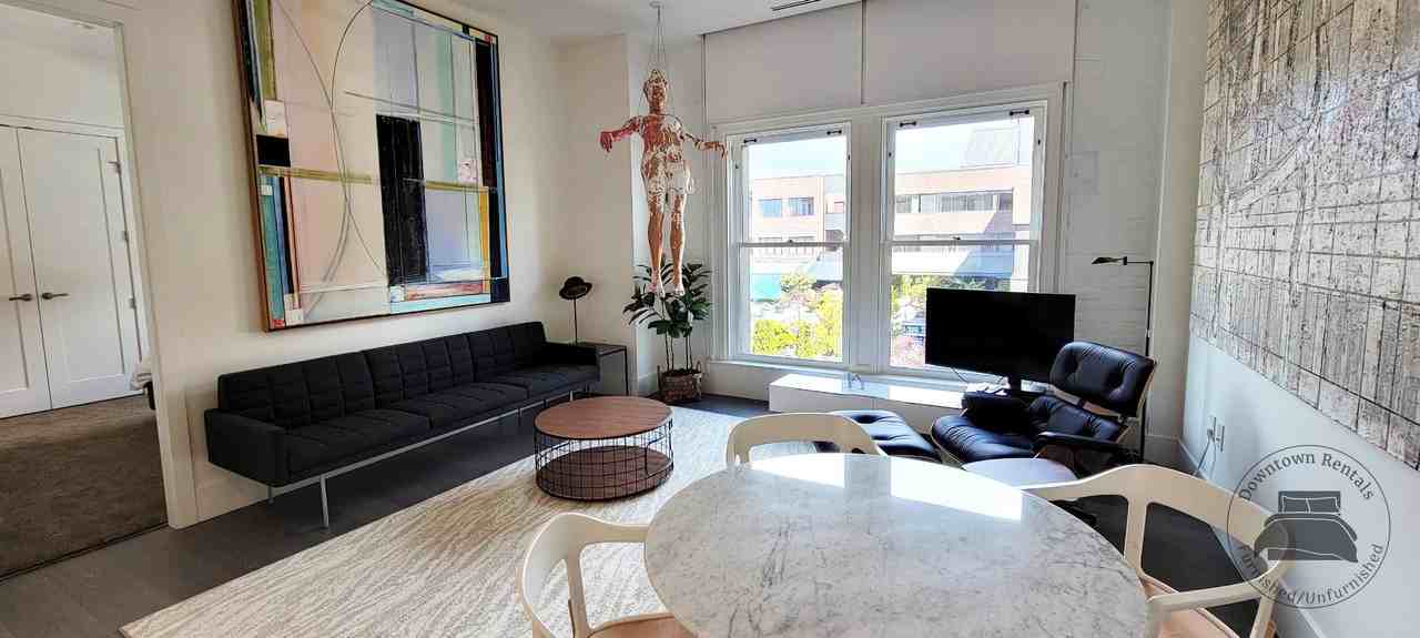 525 Courtney Street - Photo 3 of 19