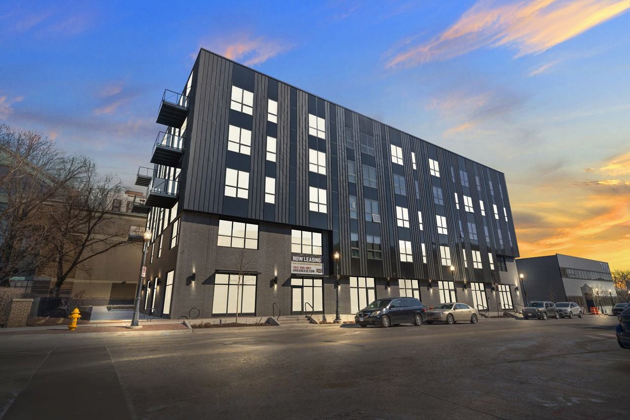 Urbane 210 - Photo 2 of 24