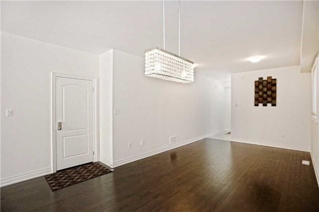 31 Little Britain Crescent #Main - Photo 2 of 16