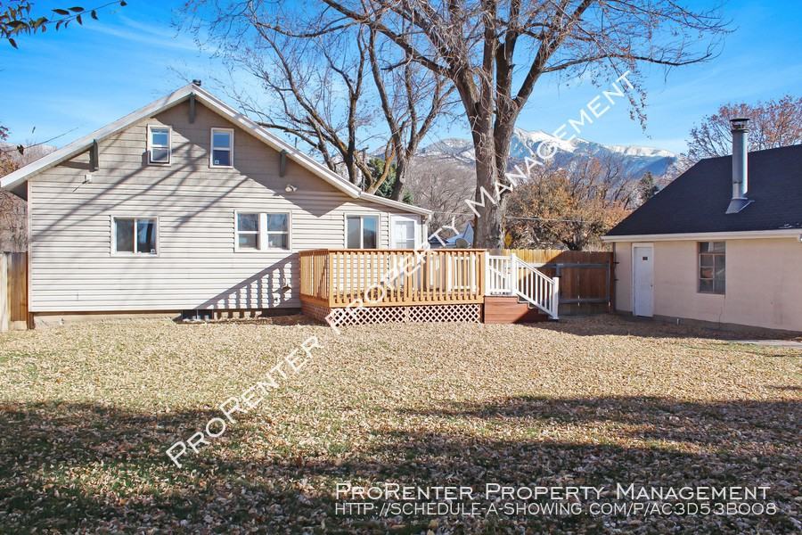 1449 Jefferson Ave - Photo 3 of 22