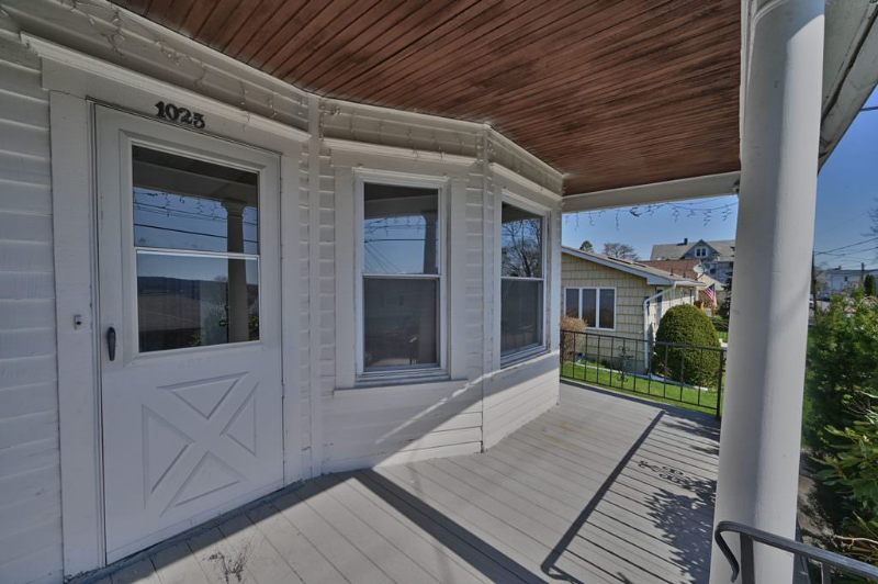 1025 Ridge Ave - Photo 3 of 24