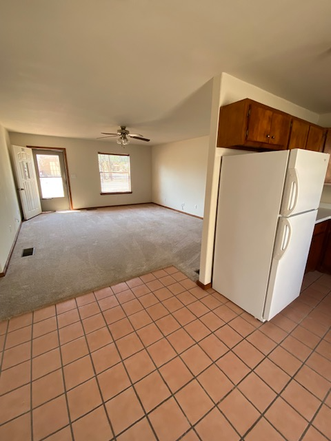 201 E Avenue B - Photo 3 of 19