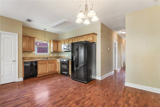 565 Ramon St #A - Photo 3 of 10