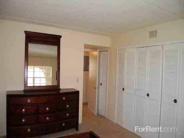 Eagles Pointe - Photo 2 of 23