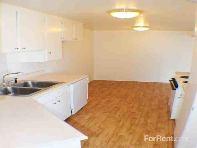 Rolling Hills Apartments - Photo 3 of 45