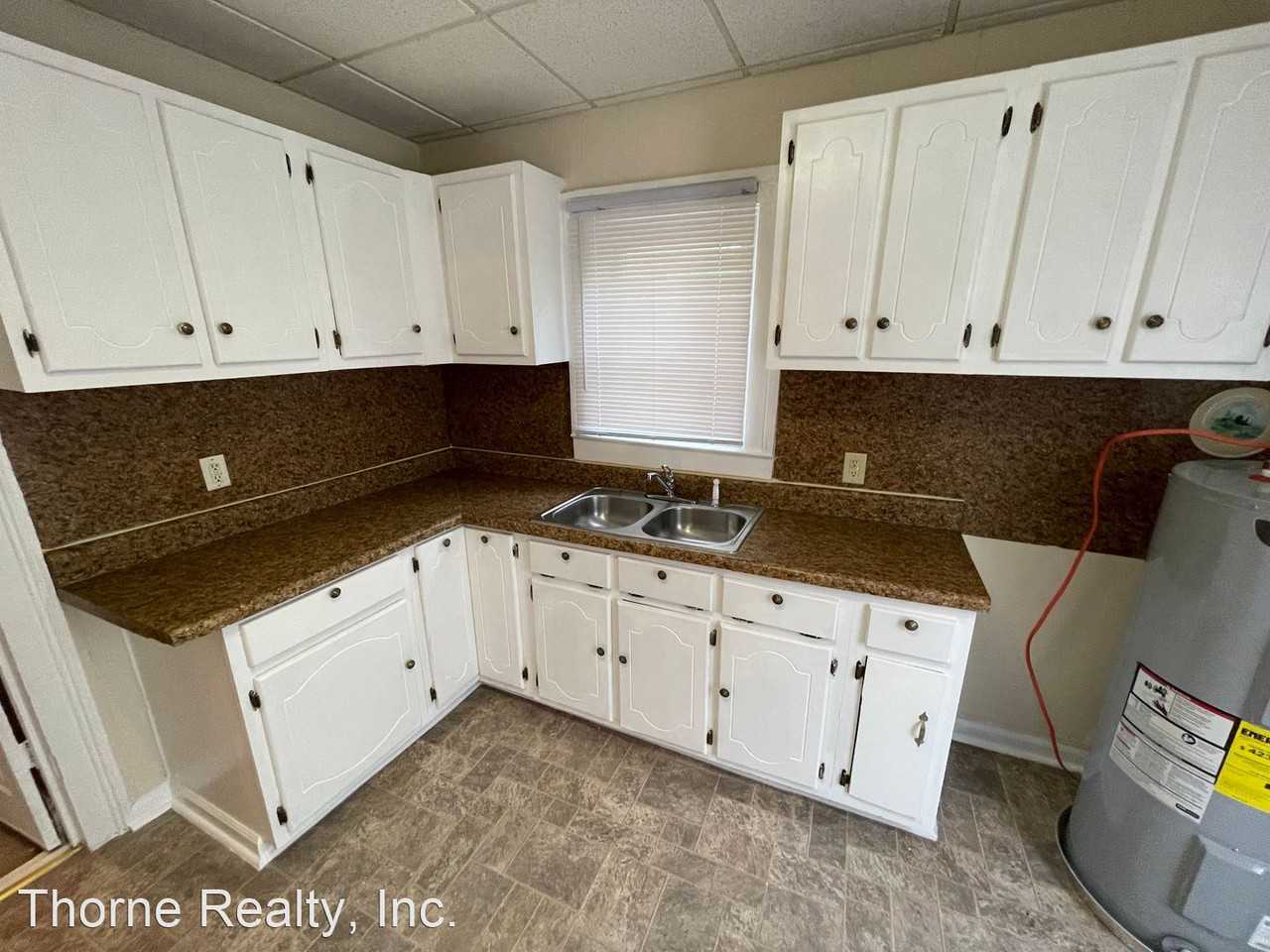 323 W Thomas St - Photo 3 of 13