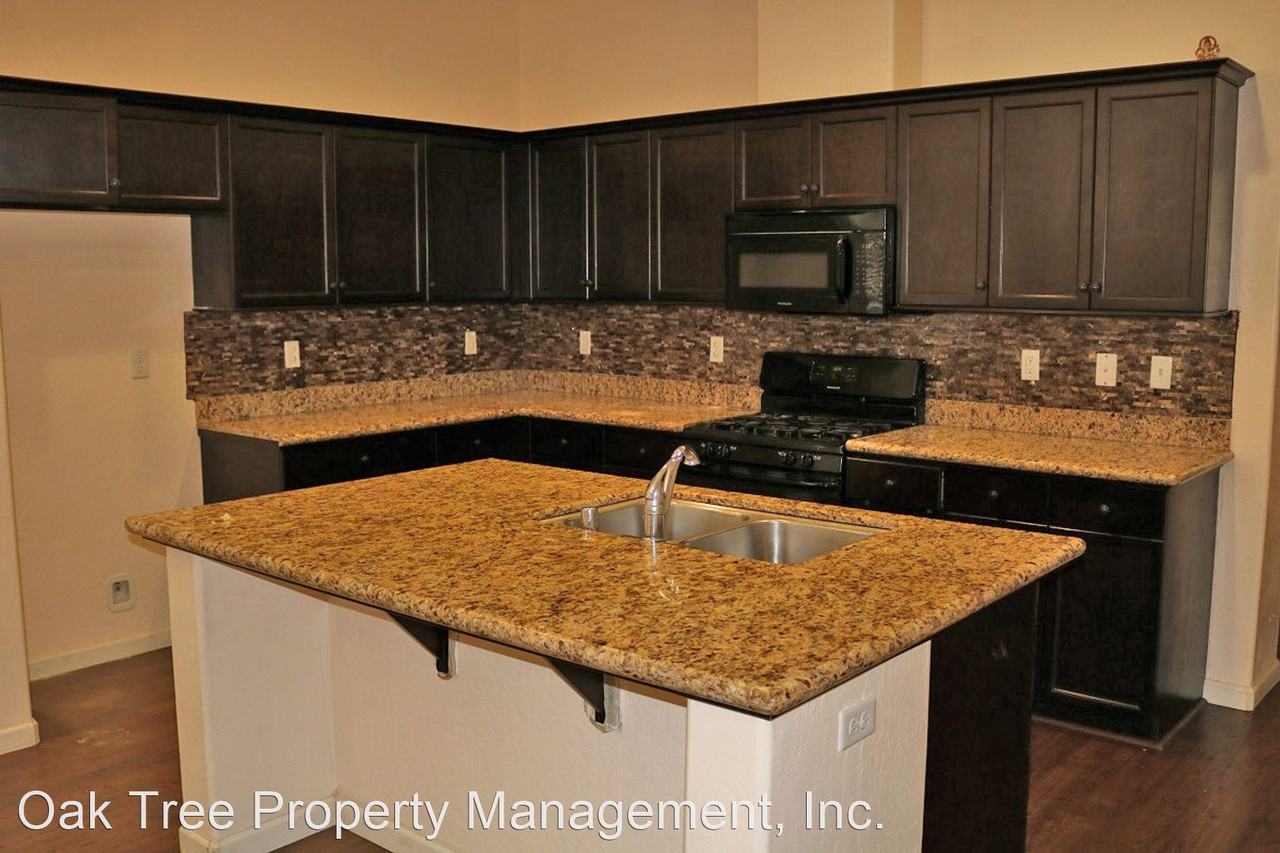 10622 N Whitney Ave - Photo 2 of 11