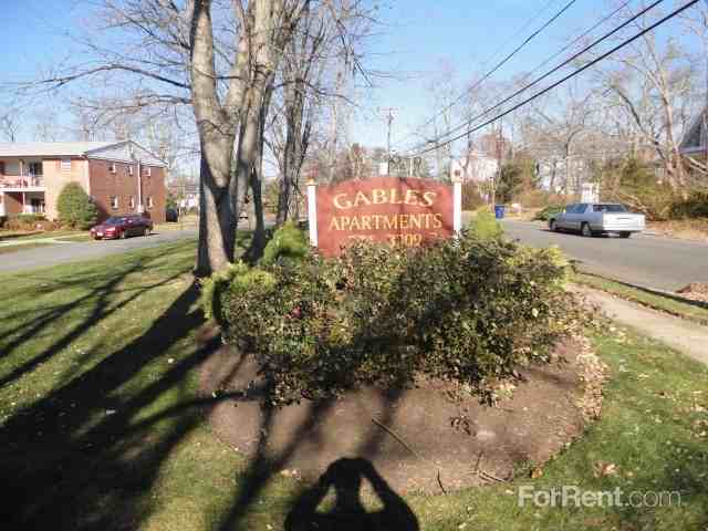 Gables Club & Apartments - Photo 2 of 7