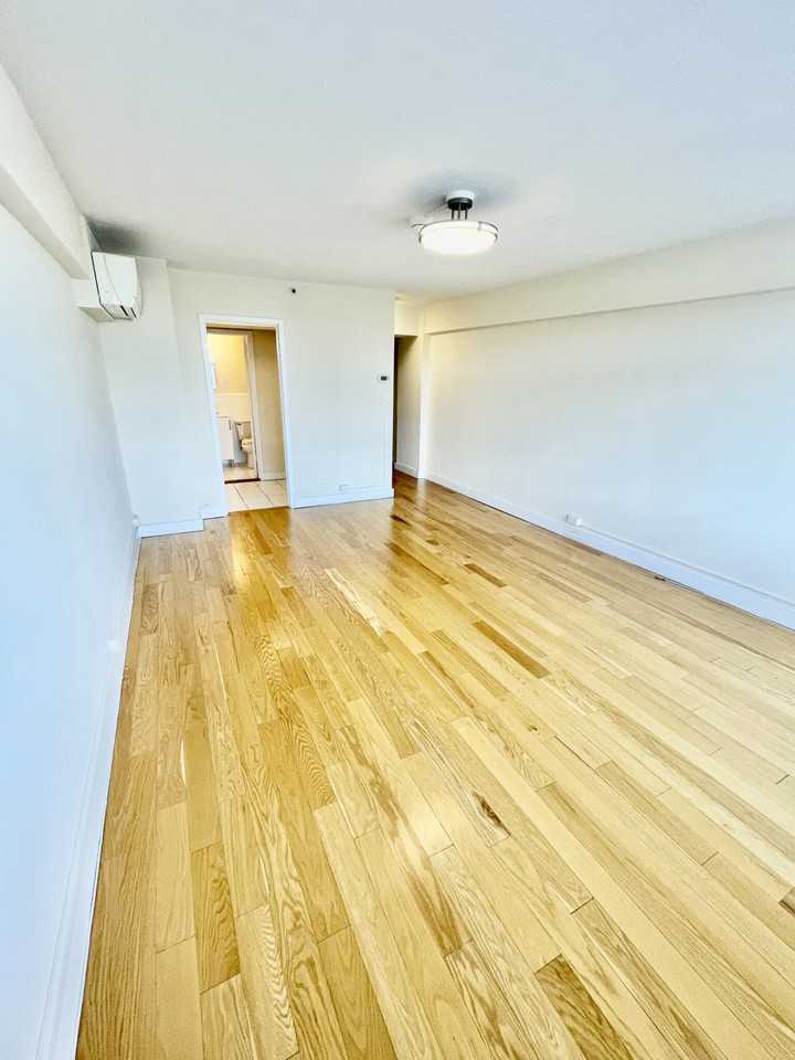 1440 Beacon St #611 - Photo 4 of 10
