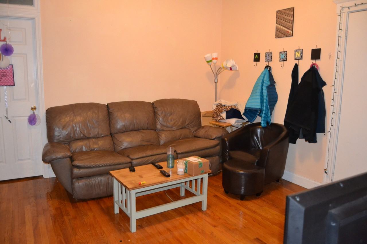 29 Cummings Rd #1 - Photo 3 of 12