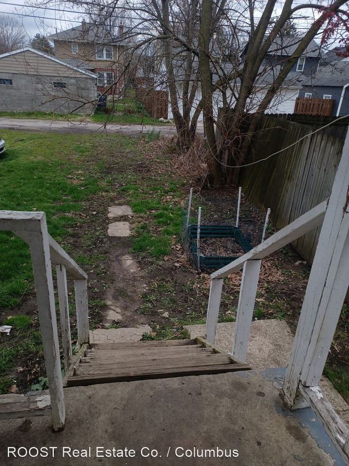 320 S Huron Ave - Photo 3 of 3