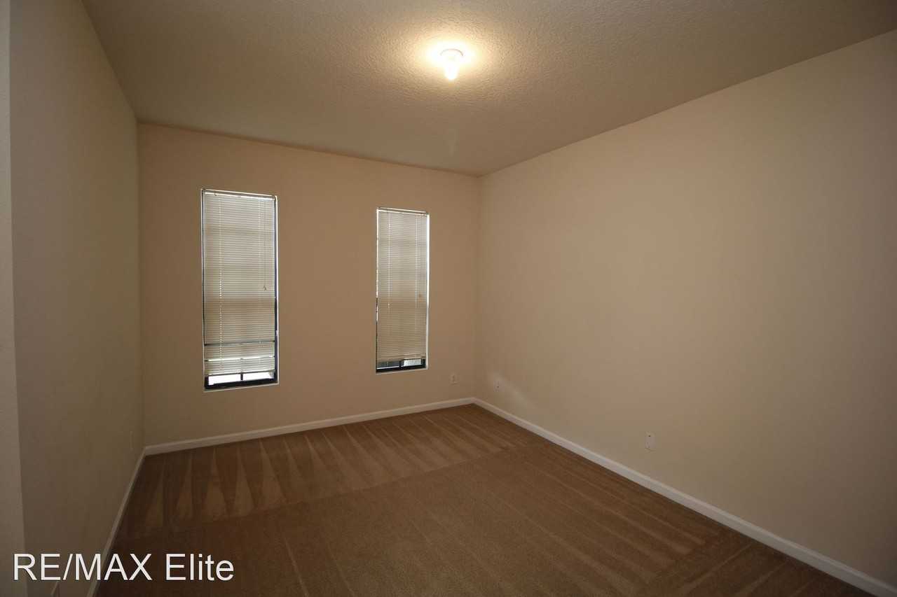 425 Breckenridge Cir Se - Photo 3 of 6