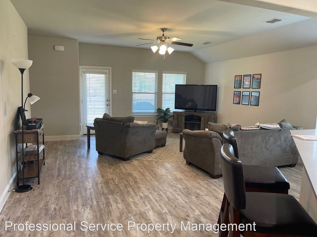 3205 Armstrong St - Photo 3 of 6