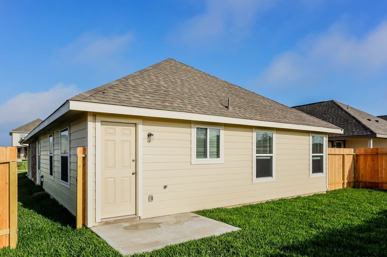 405 Brushback Dr - Photo 2 of 9