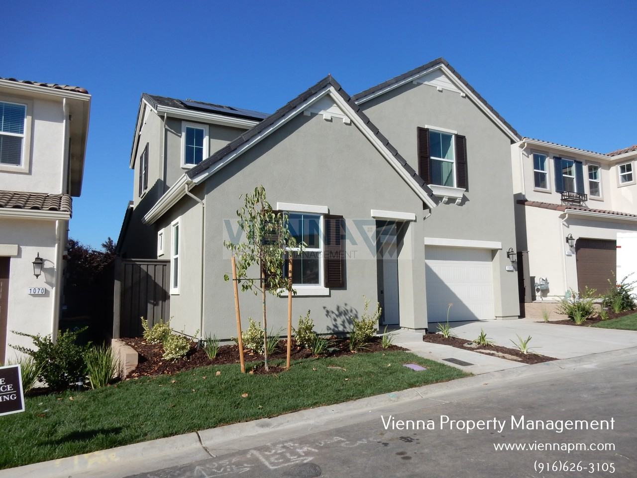 1062 Yucca Dr - Photo 2 of 34