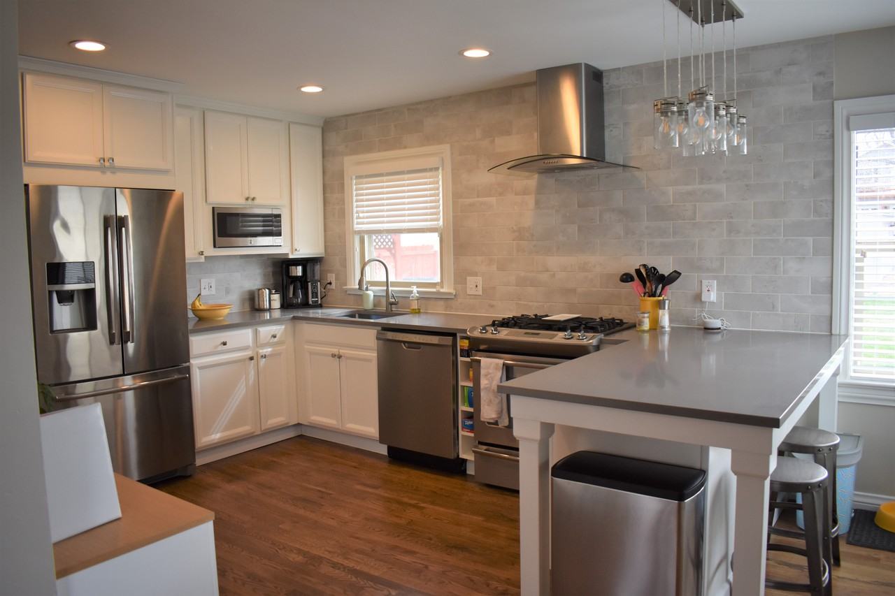 723 N Logan Ave - Photo 3 of 14